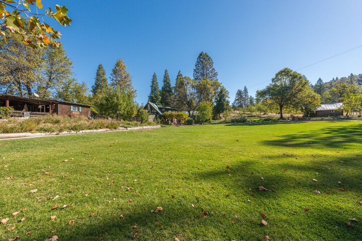 The Davies Family Inn