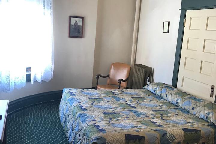 Room 42 of 67