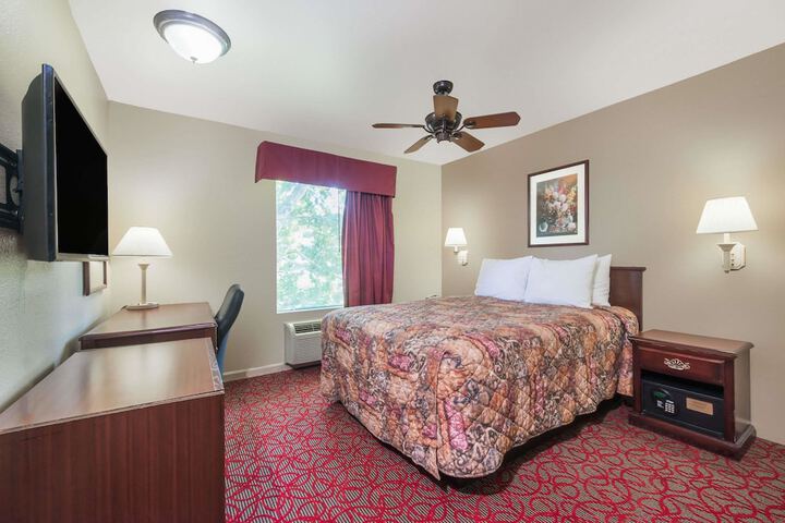 Room 12 of 15