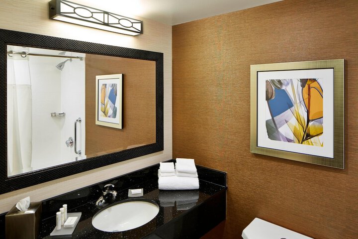 Room 10 of 21