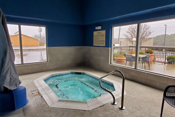 Hampton Inn Hillsville