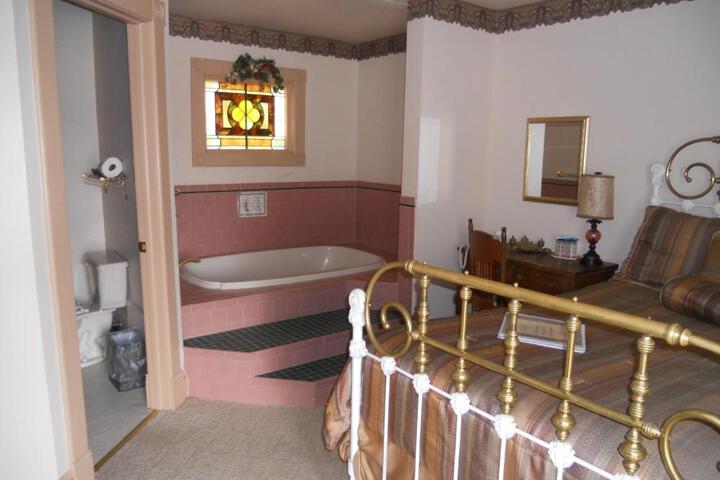 LandMark Inn at the Historic Bank of Oberlin