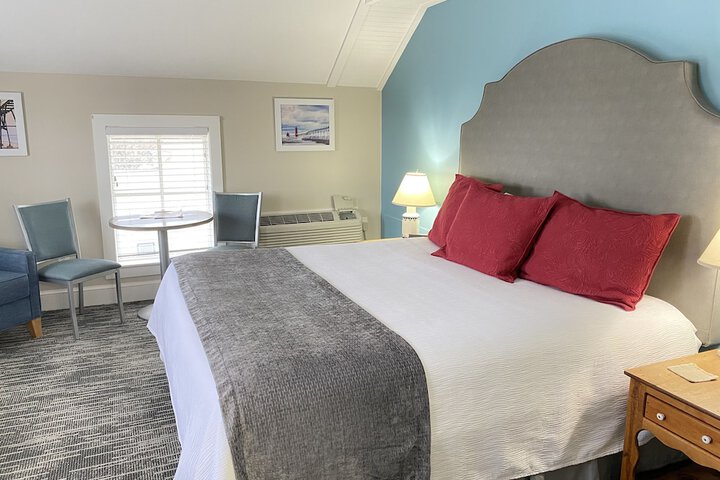 Room 56 of 103