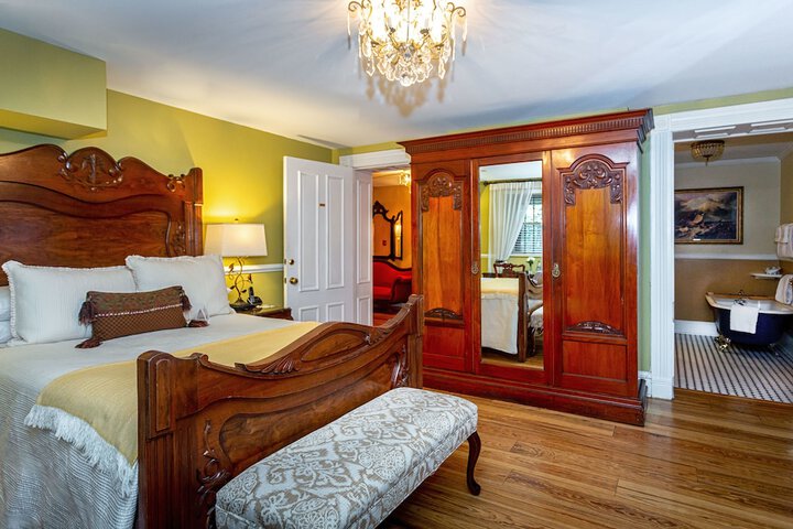 Room 107 of 141