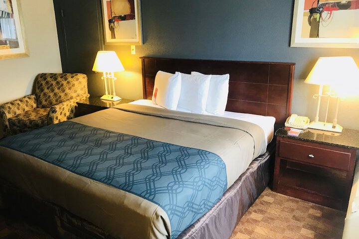 Room 12 of 40