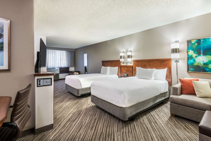 Room 21 of 32