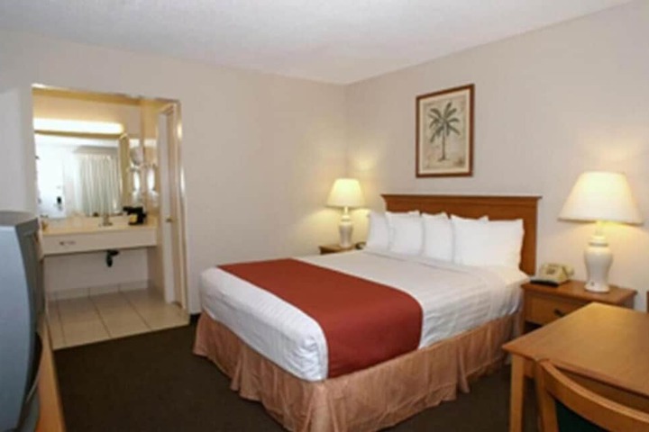 Room 12 of 22
