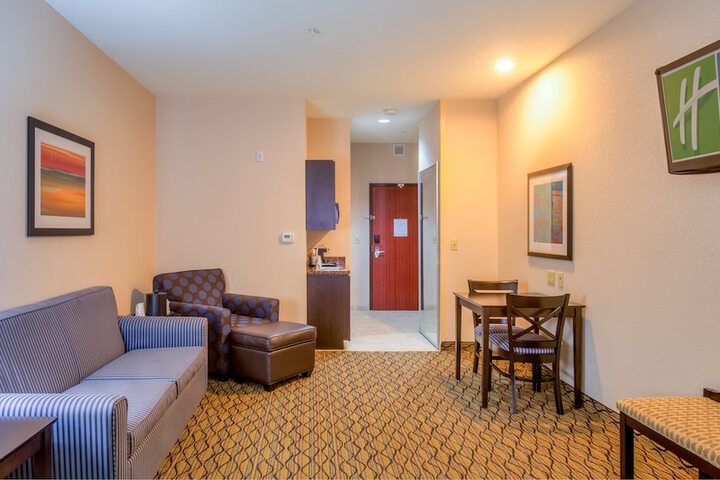 Room 17 of 46