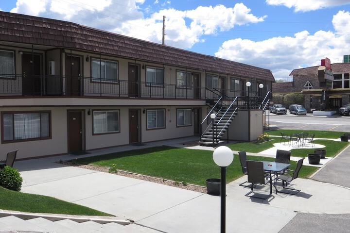 Bristlecone Motel