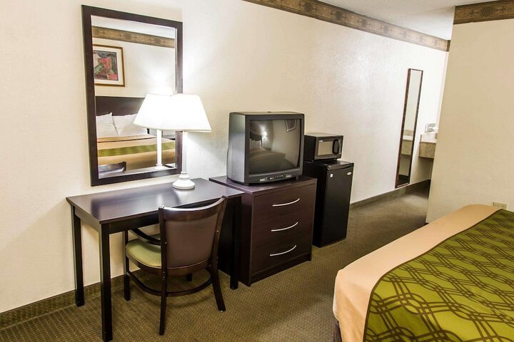 Room 10 of 19