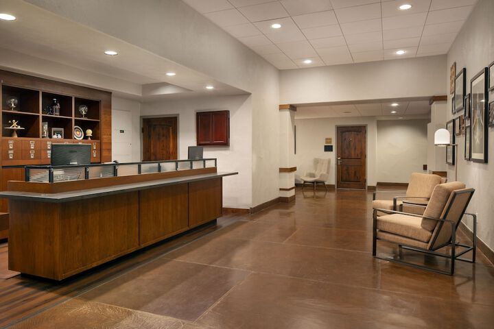 Hotel Interior 6 of 43