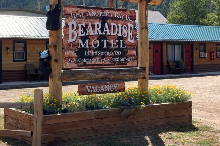 BEARADISE MOTEL