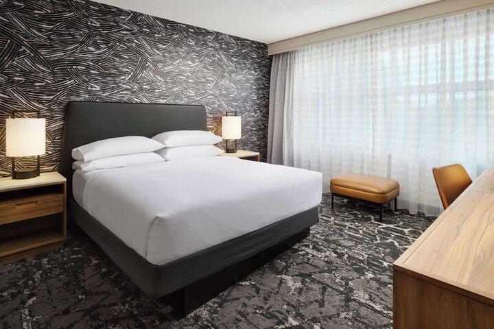 Room 32 of 51