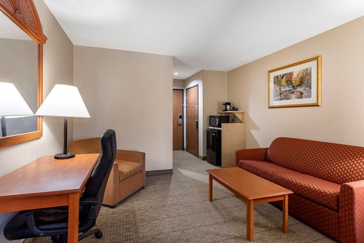 Room 11 of 33