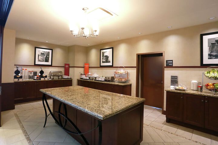 Hampton Inn & Suites by Hilton Laval