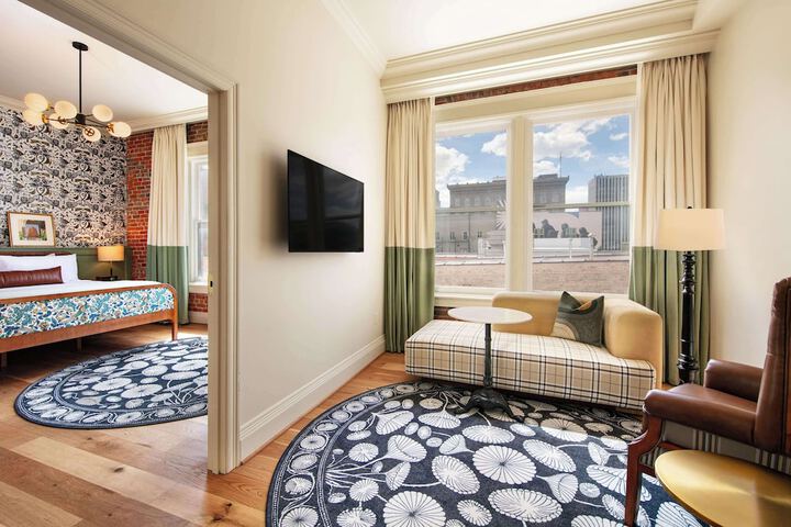 Room 42 of 83