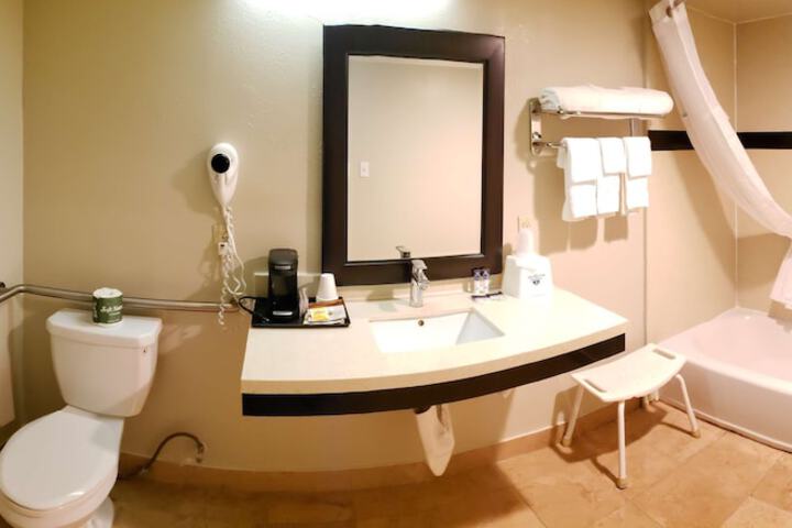 Room 17 of 22