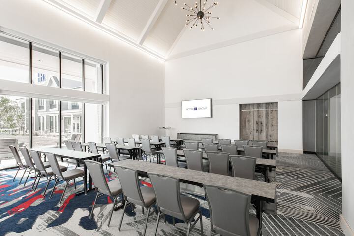 Hotel Renovo Des Moines UrbandaleTapestry Collection Hilton