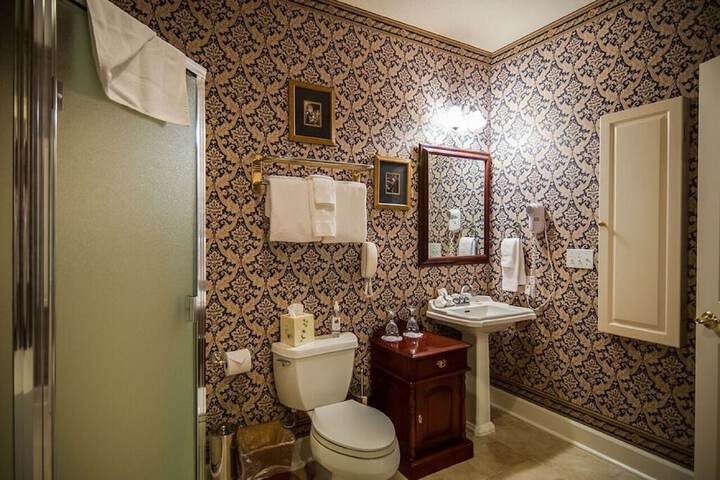 Room 98 of 144