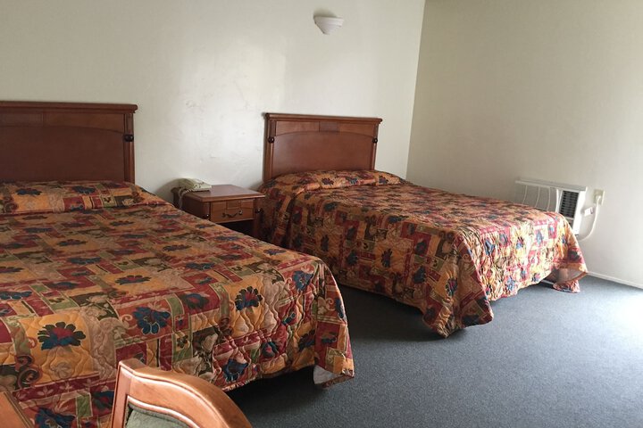 Golden Hills Motel
