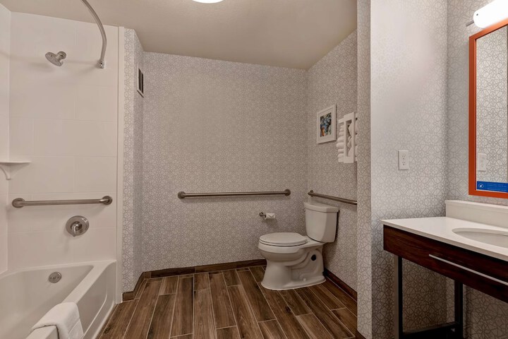 Room 21 of 33