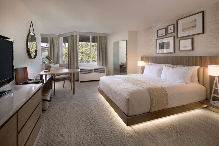 Belamar Hotel Manhattan Beach Tapestry Collection by Hilton