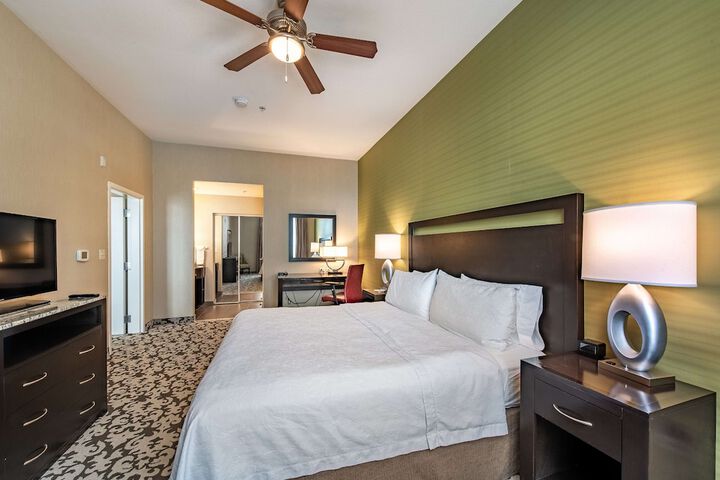 Homewood Suites by Hilton Oxnard / Camarillo