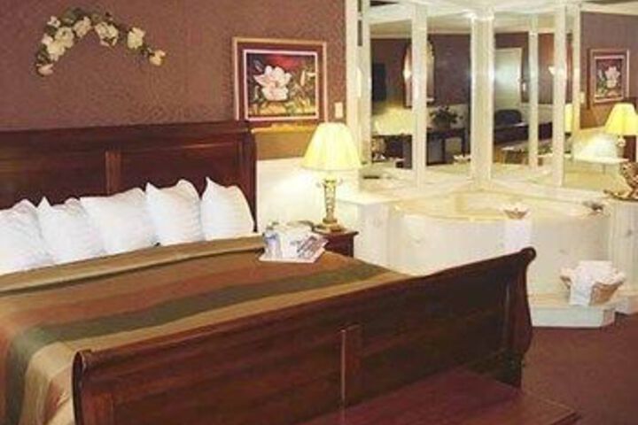 Rodeway Inn & Suites