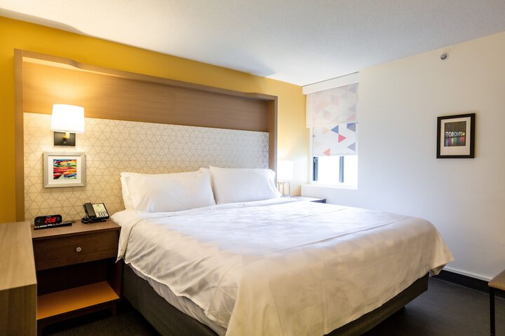 Room 72 of 159