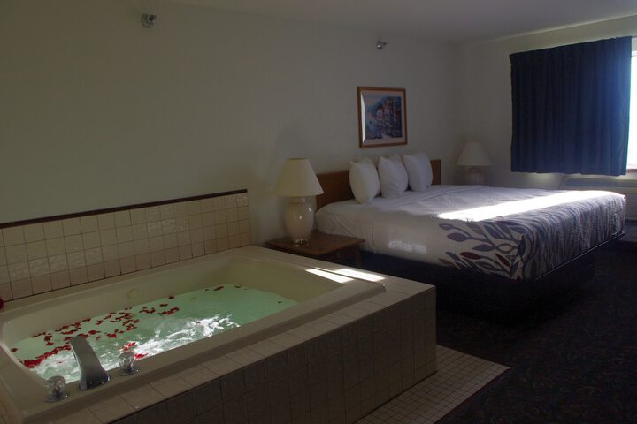 Room 15 of 42