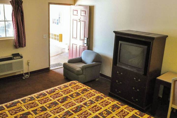 California Suites Motel