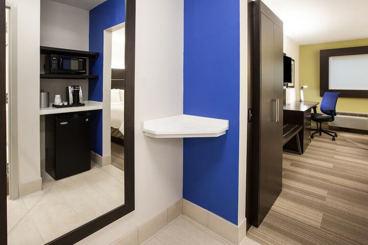 Room 15 of 41