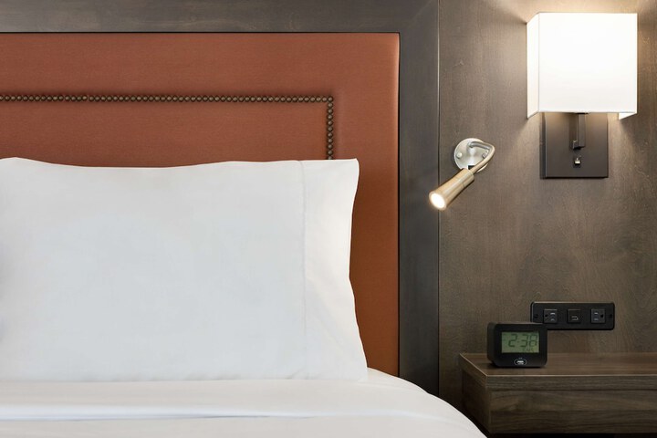 Room 32 of 45