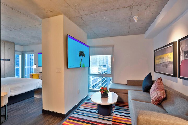 Room 10 of 44