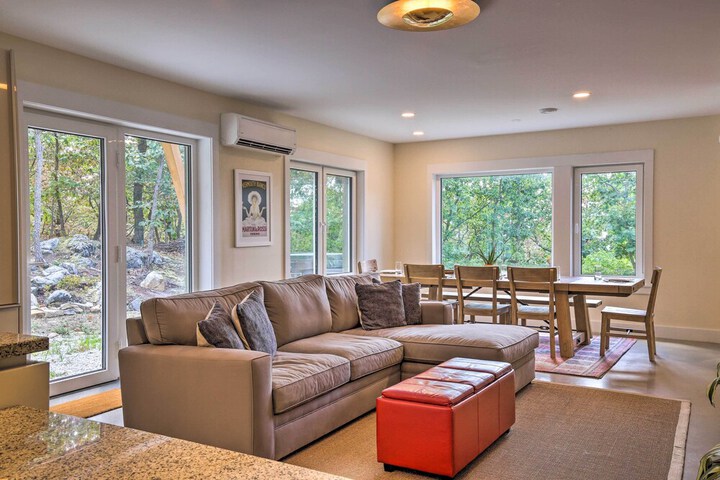 the Glabin: Garrison Gem w / Hot Tub & Fire Pit