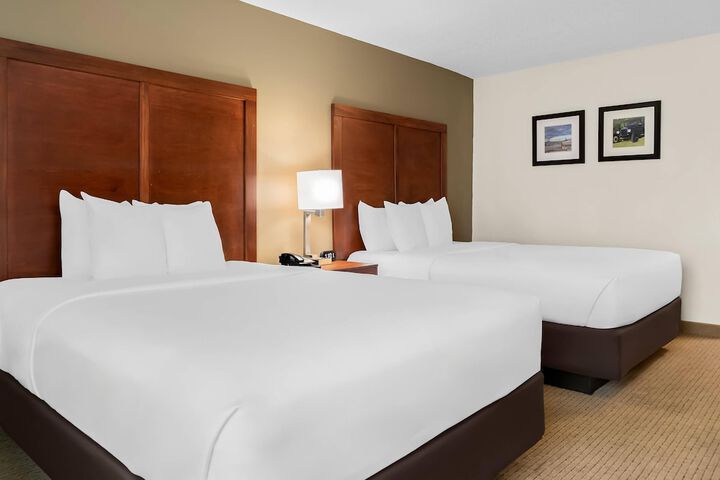Comfort Inn & Suites Taylor - Detroit