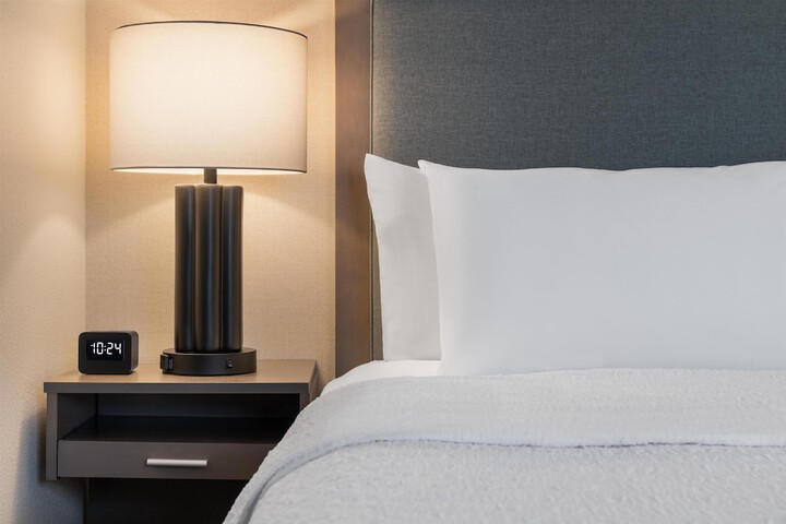 Hampton Inn & Suites Roanoke-Downtown