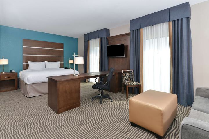 Hampton Inn & Suites Des Moines Downtown