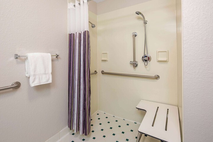 La Quinta Inn & Suites by Wyndham Ft. Lauderdale Plantation