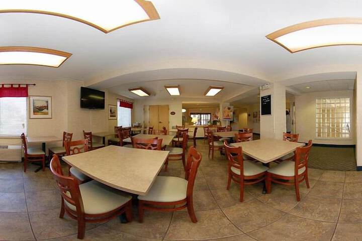 Breakfast/Coffee Service 28 of 30