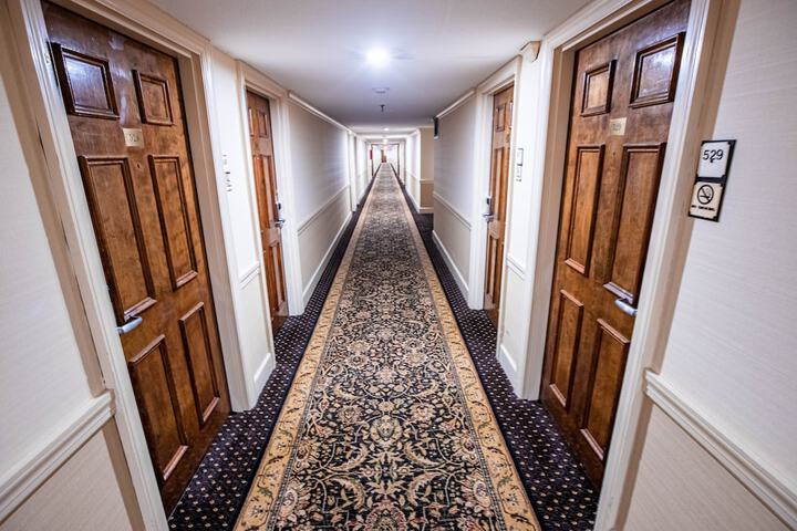 Ballroom/Hall 38 of 48