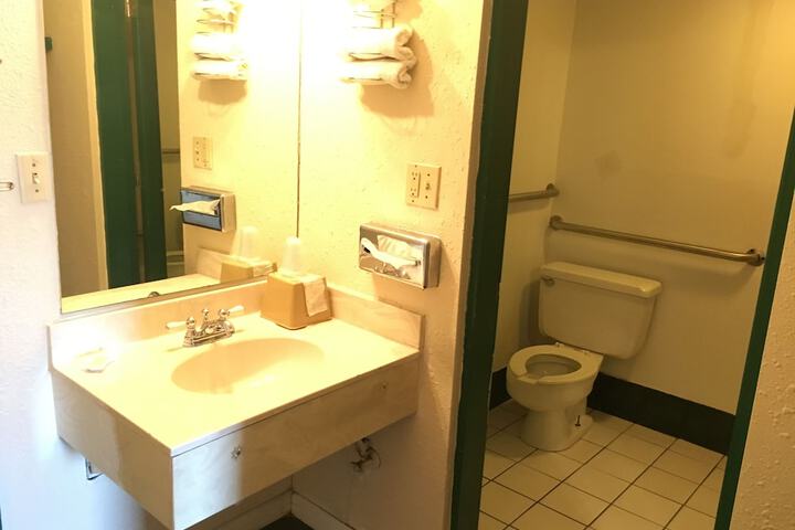Room 12 of 48