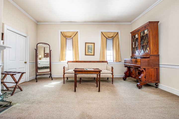 Room 48 of 132