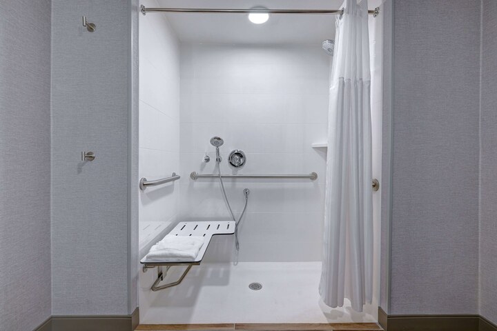 Room 22 of 59