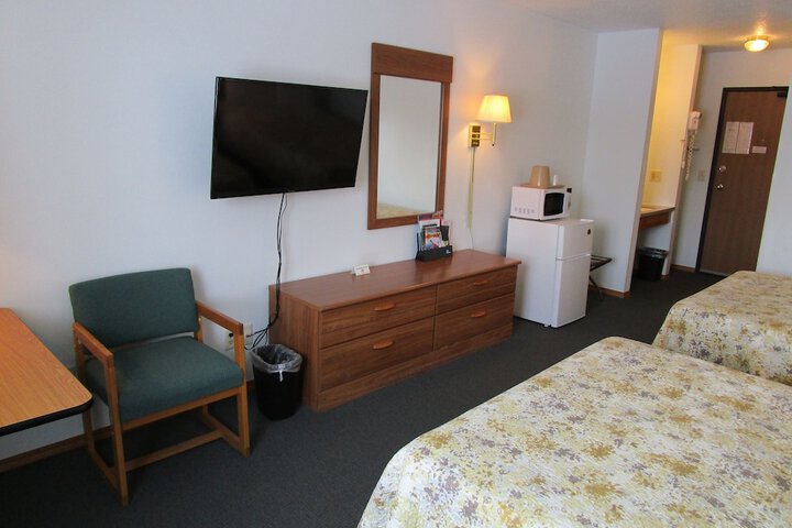 Room 6 of 32