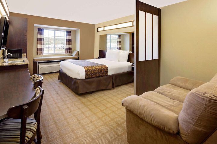 Room 10 of 25