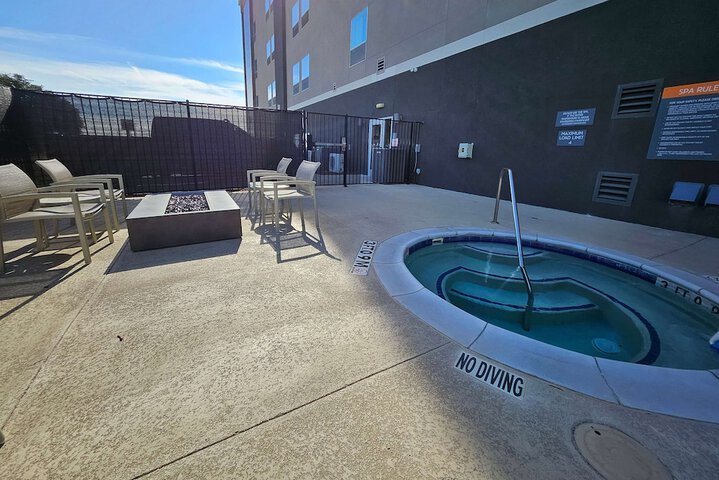 Pool 5 of 24