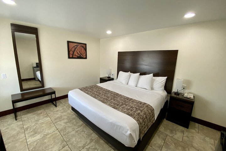 Roswell Inn