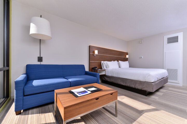 Room 9 of 51