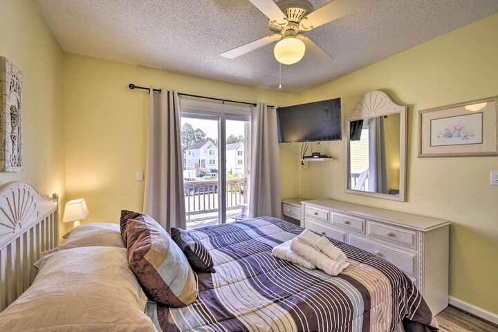 Home w / Deck in Corolla Light: Walk to Beach!